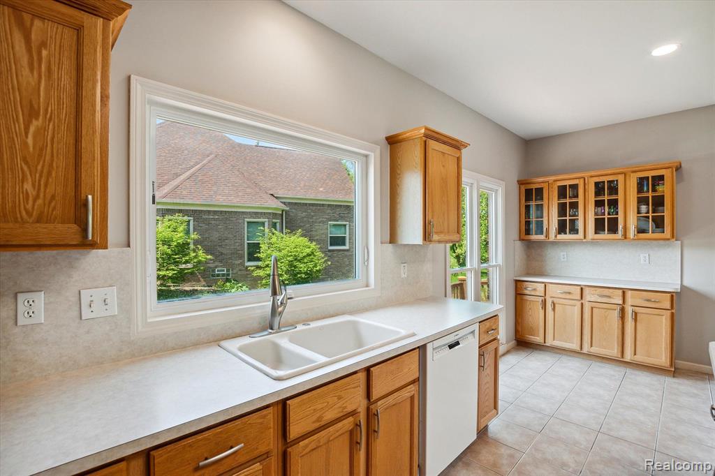 6469 Kennesaw Road Canton, MI 48187 - Photo 21 of 70