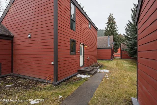 $1,125,000 | 400 Powderhorn Lane, Unit 67, Jackson, WY 83001