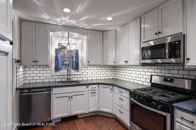 $1,125,000 | 400 Powderhorn Lane, Unit 67, Jackson, WY 83001