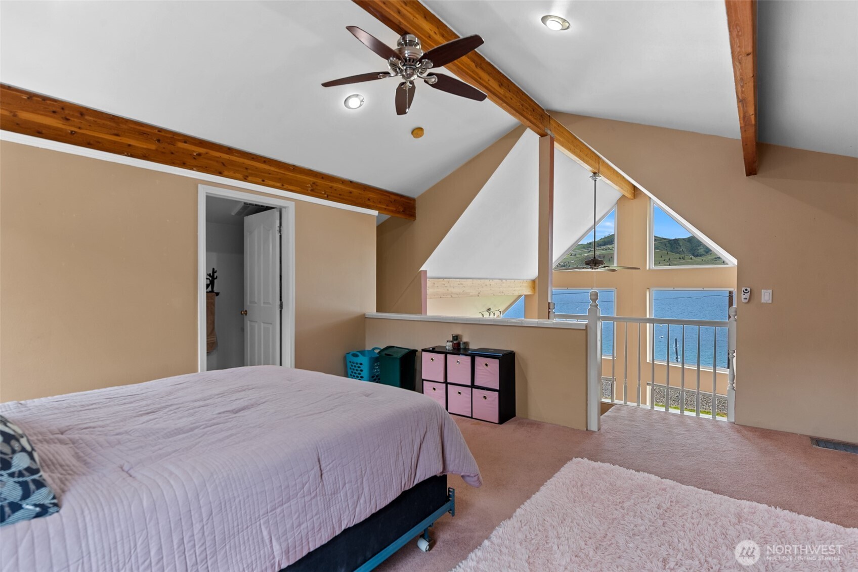 111 Eldorado Way Chelan, WA 98816 - Photo 16 of 40