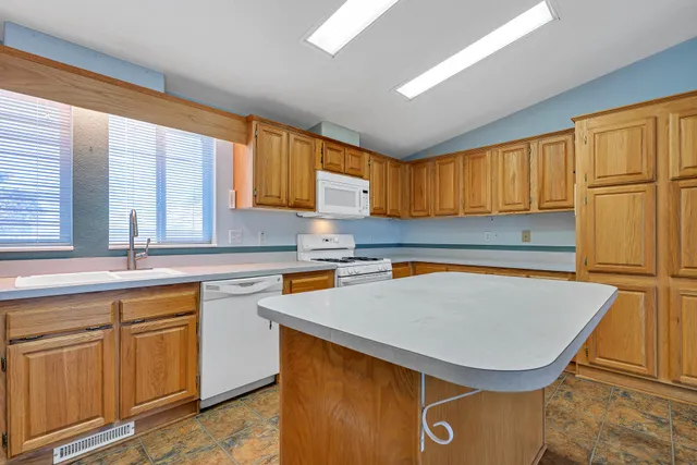 $299,000 | 43497 State Highway, Fall River Mills, CA 96028