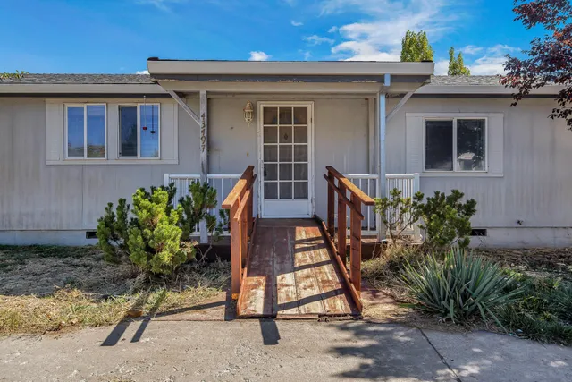 $299,000 | 43497 State Highway, Fall River Mills, CA 96028