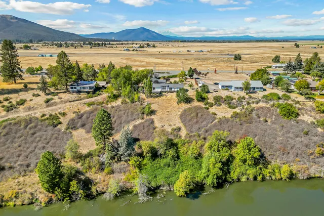 $299,000 | 43497 State Highway, Fall River Mills, CA 96028