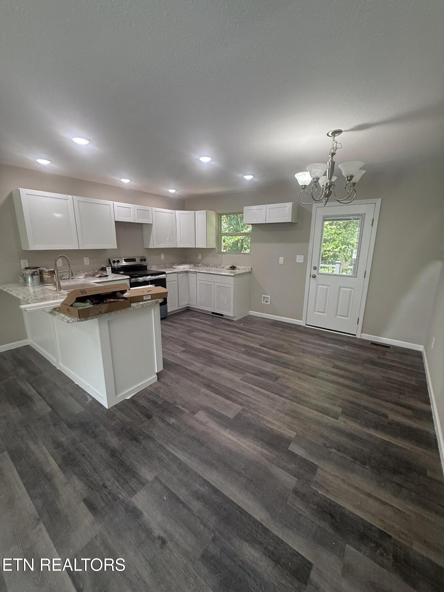 309 Foley Hill Road Clinton, TN 37716 - Photo 4 of 12 Gallery Image 4