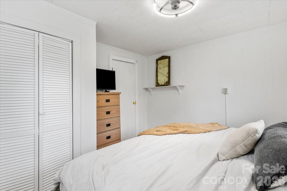 352 Jakes Branch Road Spruce Pine, NC 28777 - Photo 15 of 31