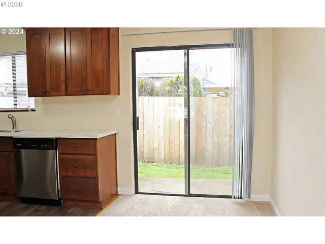a black and white photo of a room