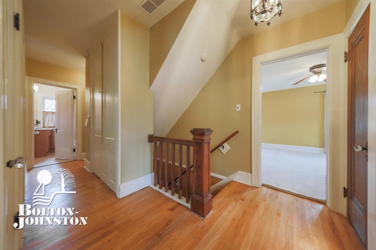 898 Westchester Road Grosse Pointe, MI 48230 - Photo 35 of 57 31390861-34.JPG