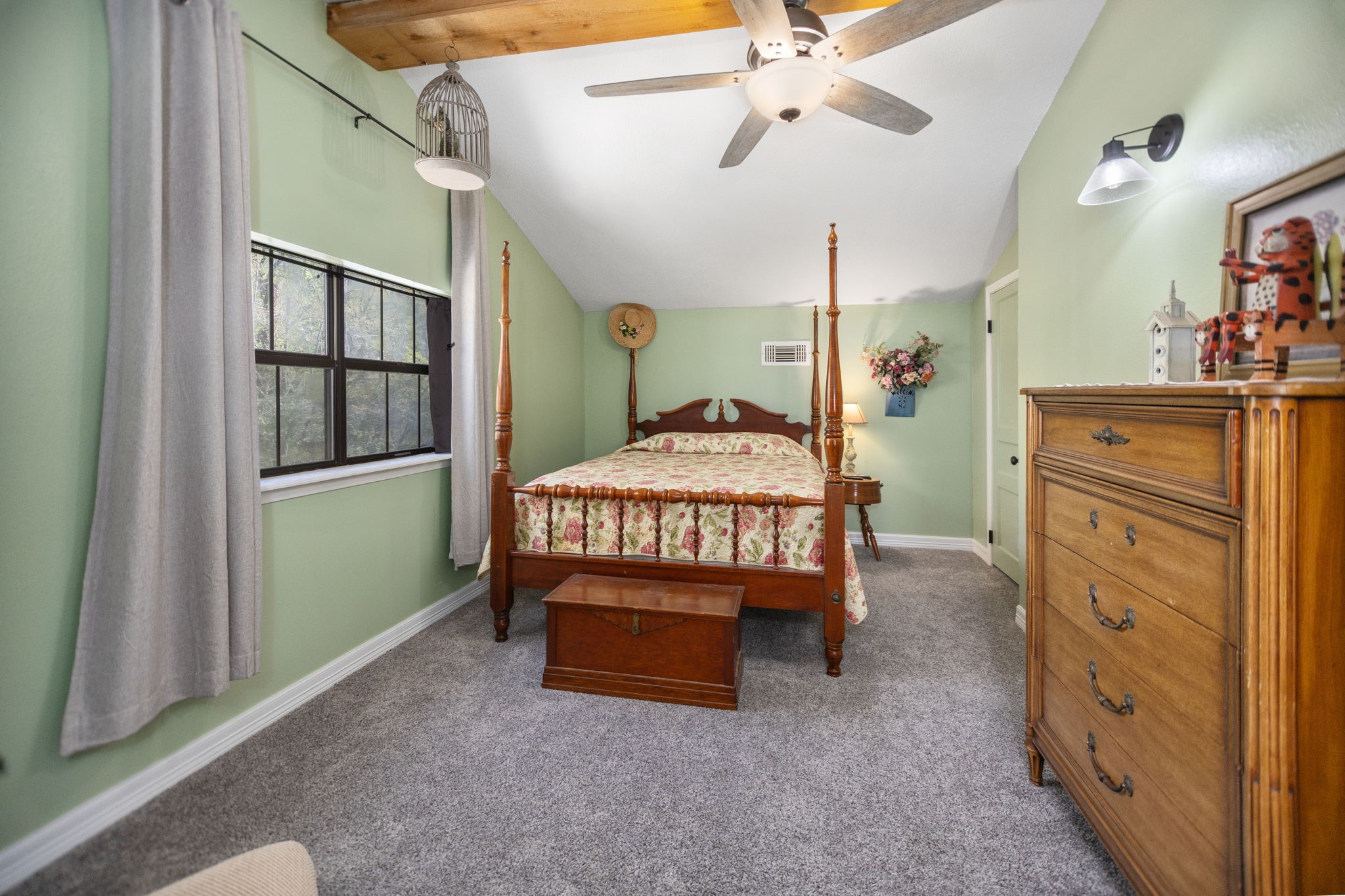 160 Dailey Road Crockett, TX 75835 - Photo 31 of 40 a bedroom with a bed and a dresser