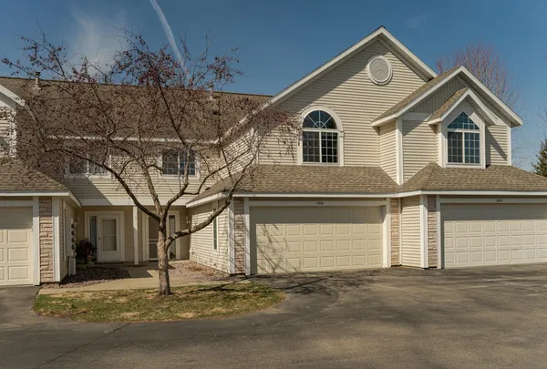 $329,900 | 1930 Topaz Pointe Lane Southwest, Rochester, MN 55902