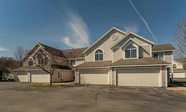 $329,900 | 1930 Topaz Pointe Lane Southwest, Rochester, MN 55902
