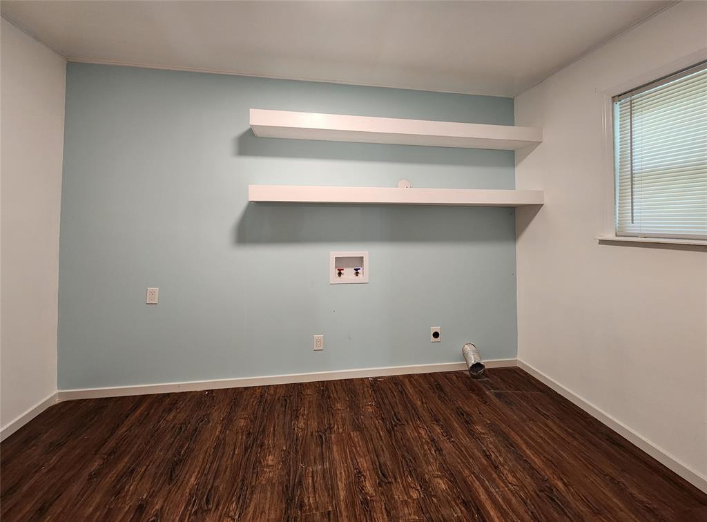 3514 Buchanan Loop Road Texarkana, TX 75501 - Photo 24 of 40 a view of empty room with wooden floor and fan