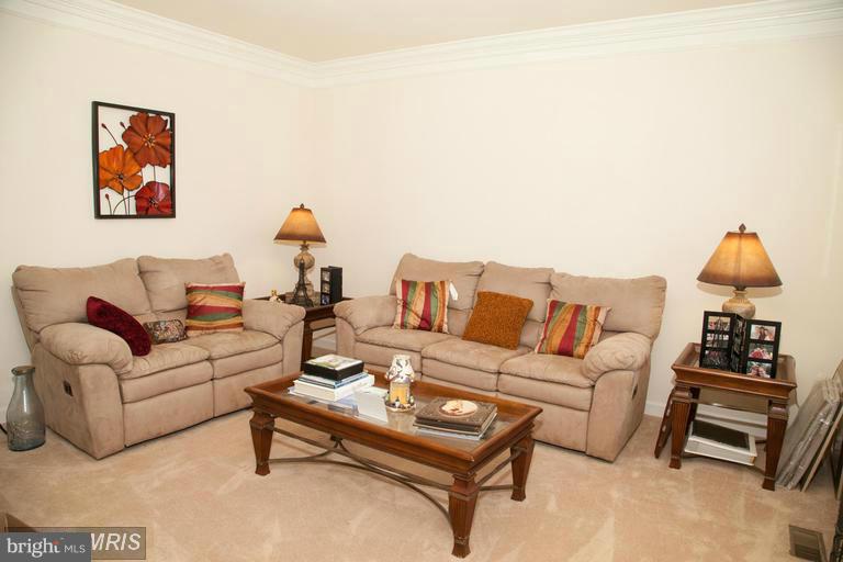 19542 Mill Point Road Boonsboro, MD 21713 - Photo 6 of 26 Living Room