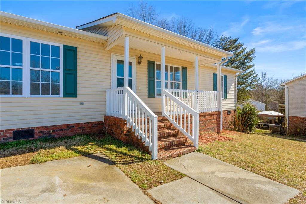 721 Paramount Street High Point, NC 27260 - Photo 4 of 29 Gallery Image 4