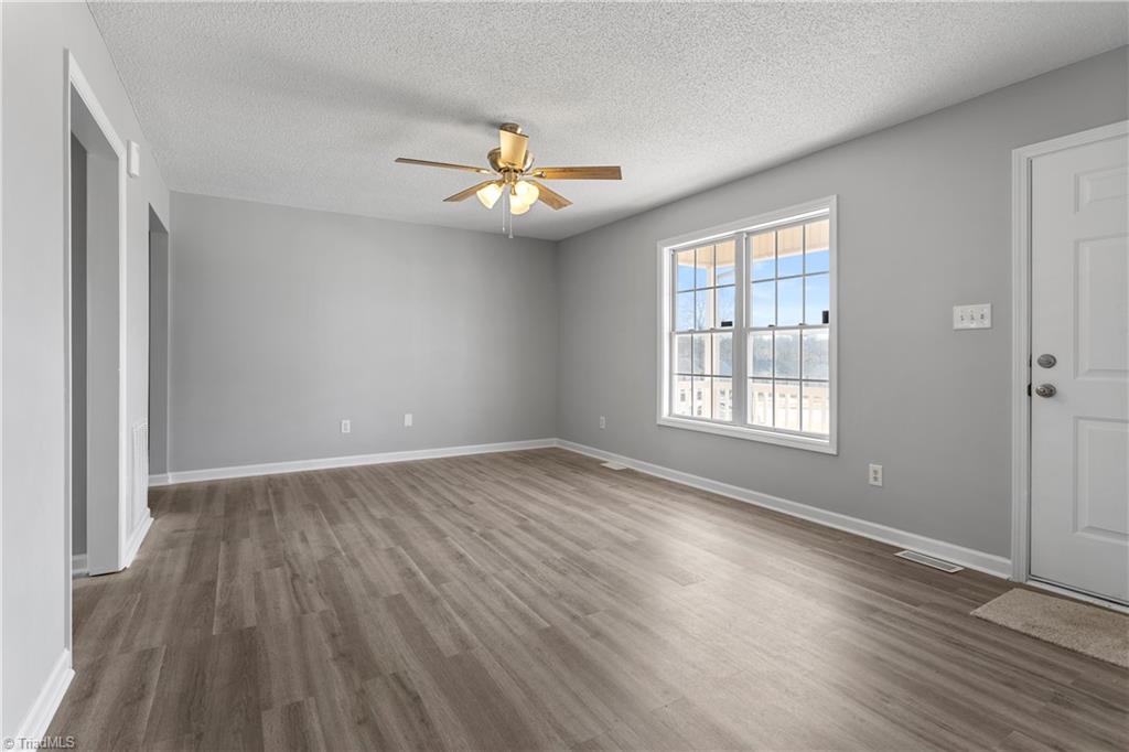 721 Paramount Street High Point, NC 27260 - Photo 6 of 29 Gallery Image 6