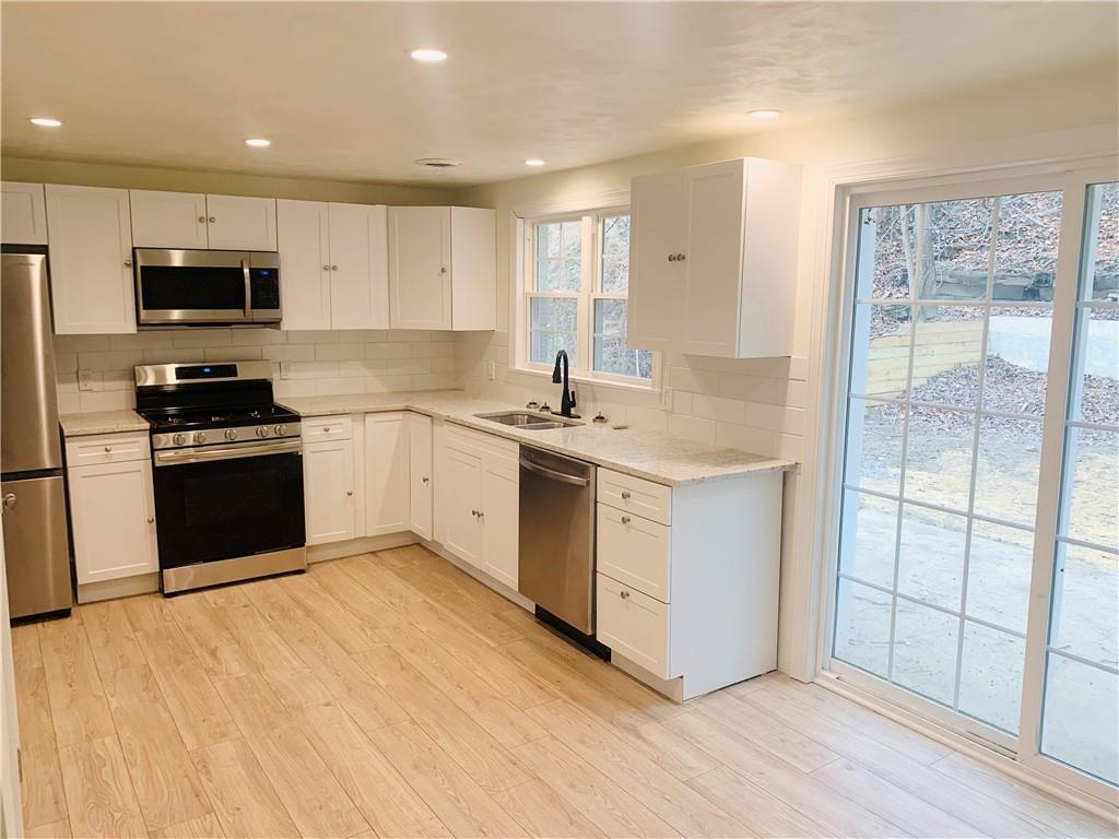 556 Long Road Pittsburgh, PA 15235 - Photo 5 of 22 Gallery Image 5