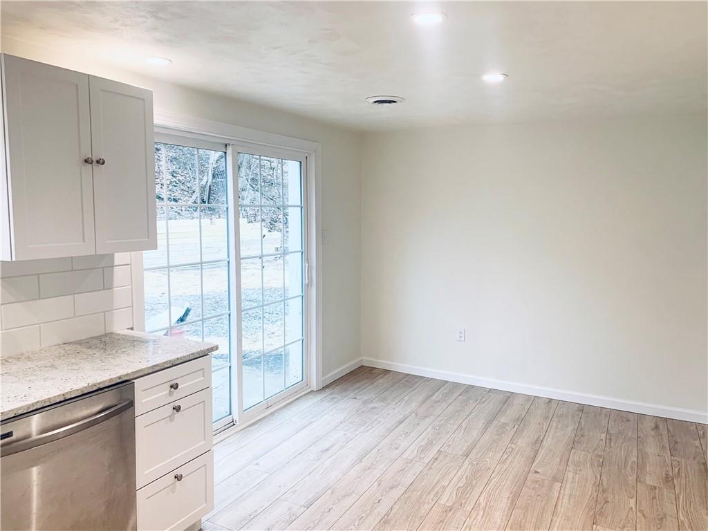 556 Long Road Pittsburgh, PA 15235 - Photo 8 of 22 Gallery Image 8
