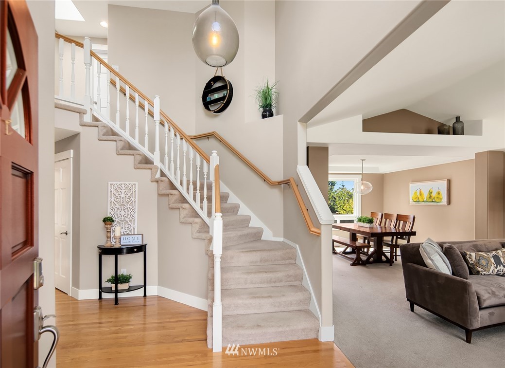 5105 Northeast 18th Court Renton, WA 98059 - Photo 2 of 25 Gallery Image 2