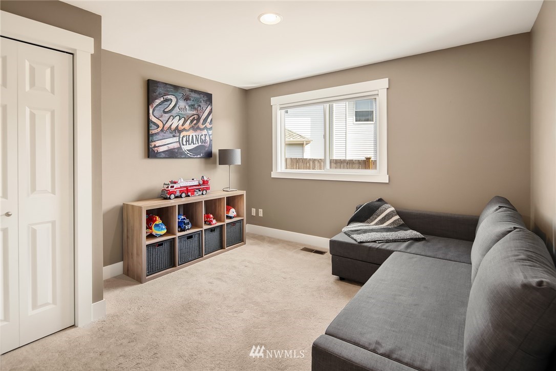 5105 Northeast 18th Court Renton, WA 98059 - Photo 12 of 25 Gallery Image 12