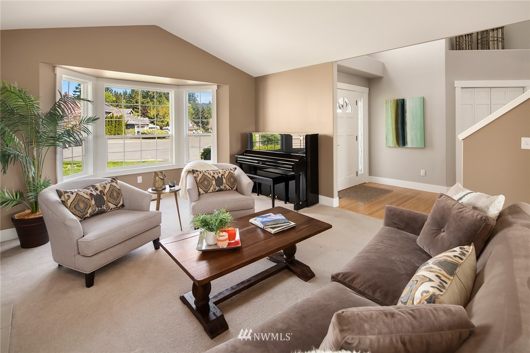 5105 Northeast 18th Court Renton, WA 98059 - Photo 5 of 25 Gallery Image 5