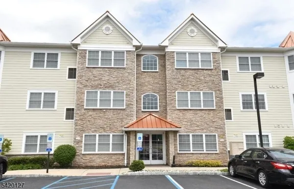 $2,495 | 1400 St Georges Avenue, Unit 205, Woodbridge, NJ 07001