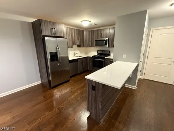 $2,495 | 1400 St Georges Avenue, Unit 205, Woodbridge, NJ 07001