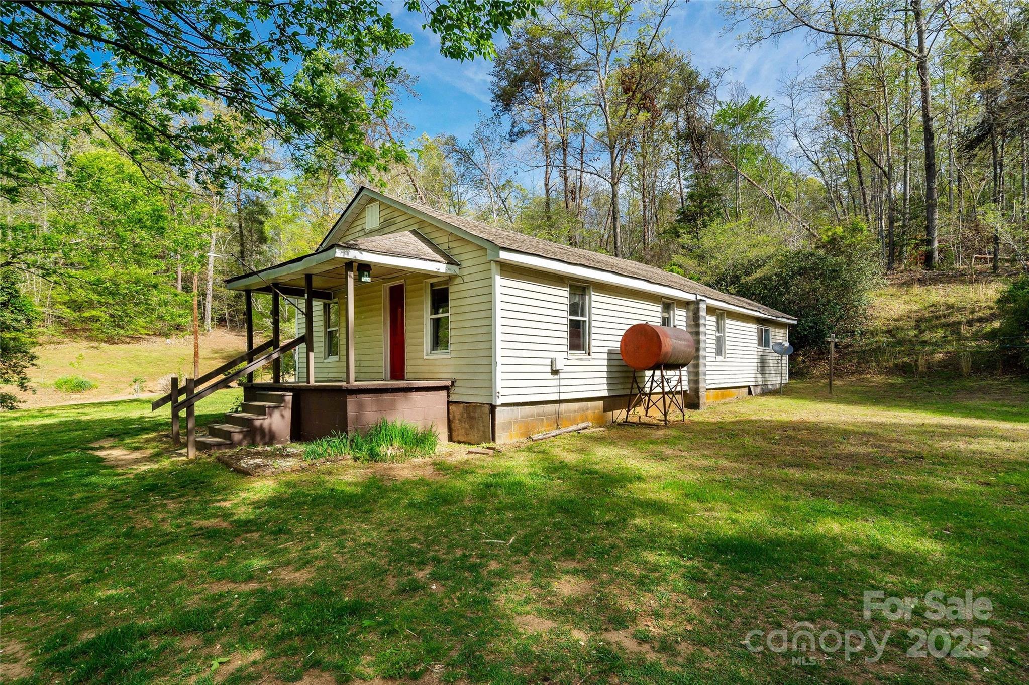1470 Lytle Mountain Road Marion, NC 28752 - Photo 2 of 44 Gallery Image 2