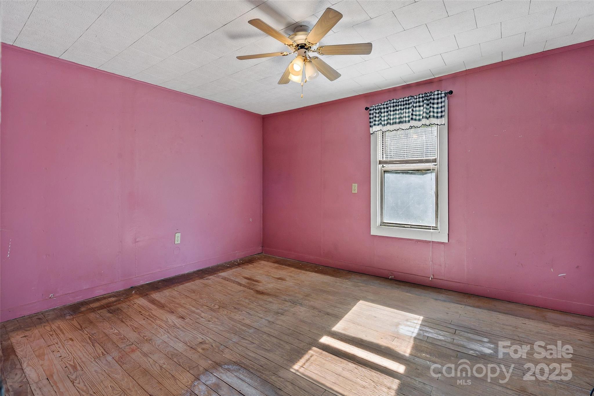 1470 Lytle Mountain Road Marion, NC 28752 - Photo 9 of 44 Gallery Image 9