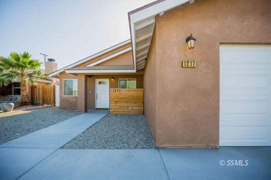 1217 Mayo Street Ridgecrest, CA 93555 - Photo 3 of 29