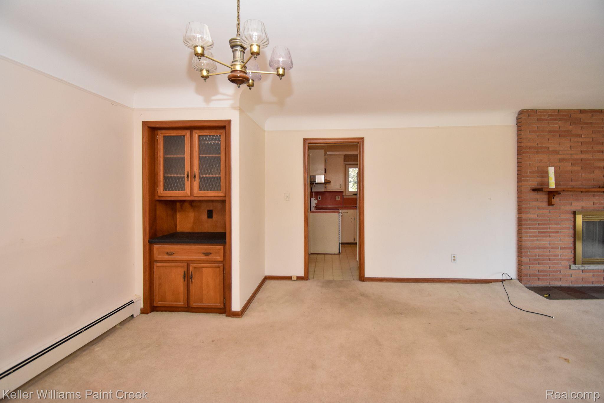 321 East Maryknoll Road Rochester, MI 48309 - Photo 14 of 53 Living room