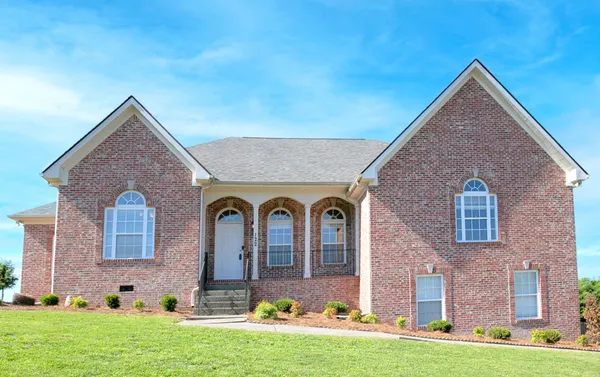 $649,900 | 122 Buckhaven Drive, Hendersonville, TN 37075