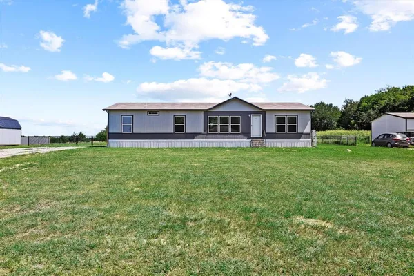 $250,000 | 1235 County Road 1400, Ravenna, TX 75476
