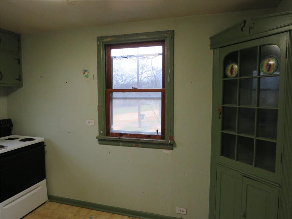 3028 Leechburg Road Lower Burrell, PA 15068 - Photo 17 of 38