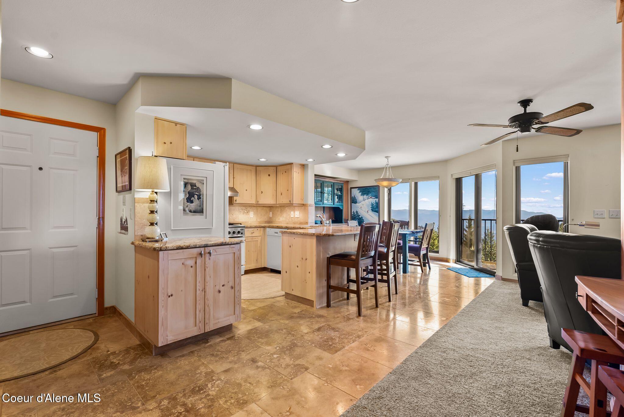 155 Crystal Springs Road, Unit 401 Sandpoint, ID 83864 - Photo 3 of 37 3_DSC03412