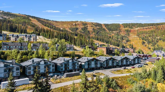 $1,385,000 | 155 Crystal Springs Road, Unit 401, Sandpoint, ID 83864