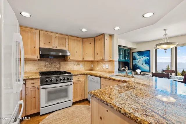 $1,385,000 | 155 Crystal Springs Road, Unit 401, Sandpoint, ID 83864