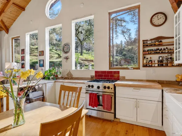$2,100,000 | 11641 Highway 128, Healdsburg, CA 95448