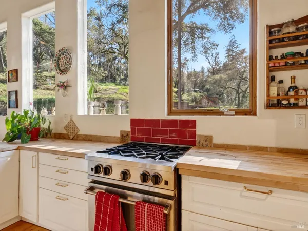 $2,100,000 | 11641 Highway 128, Healdsburg, CA 95448