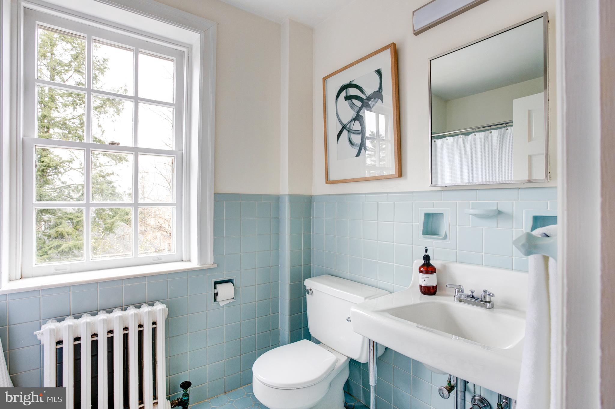 5 East Hampton Road Philadelphia, PA 19118 - Photo 20 of 32