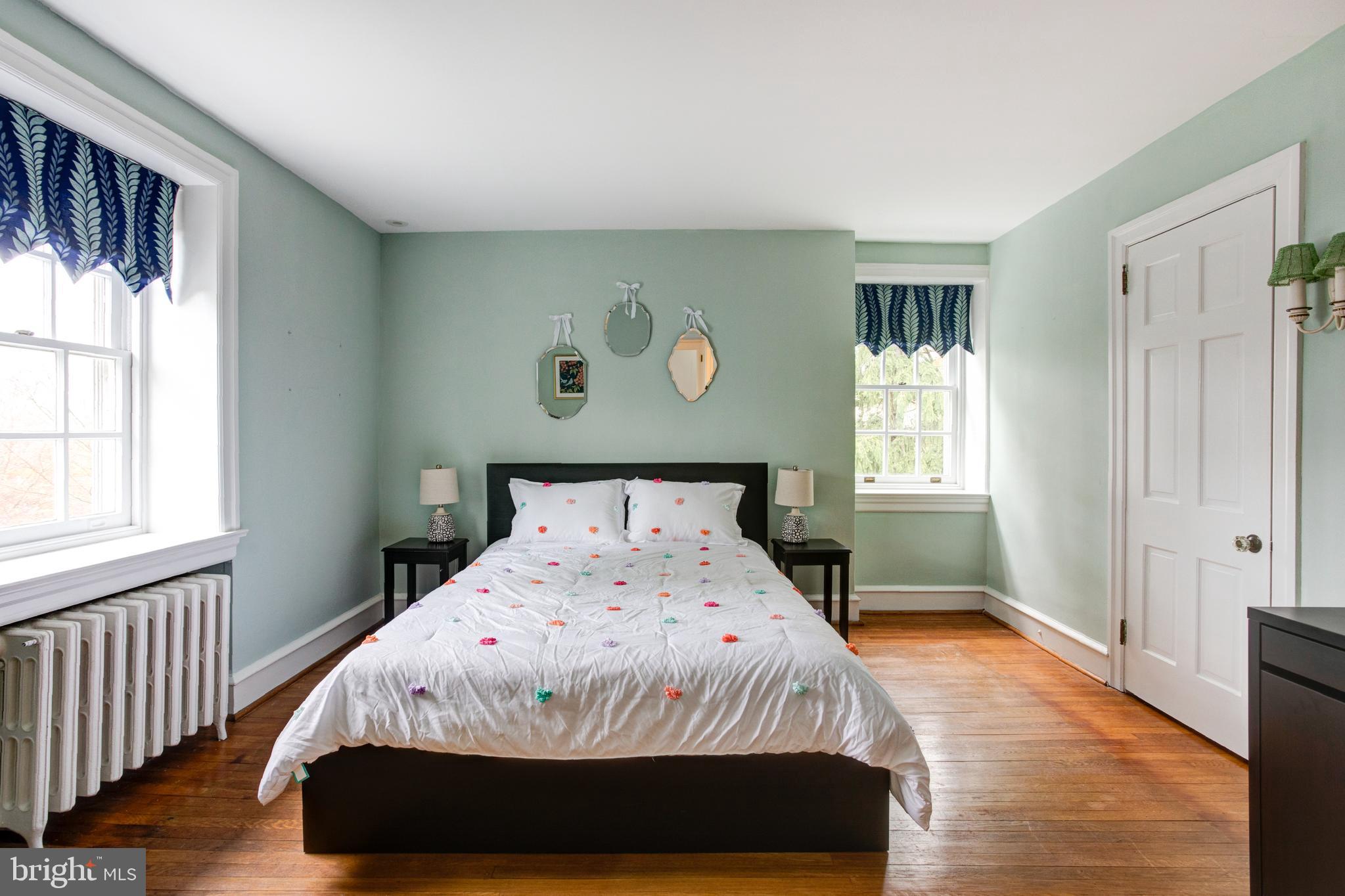 5 East Hampton Road Philadelphia, PA 19118 - Photo 23 of 32