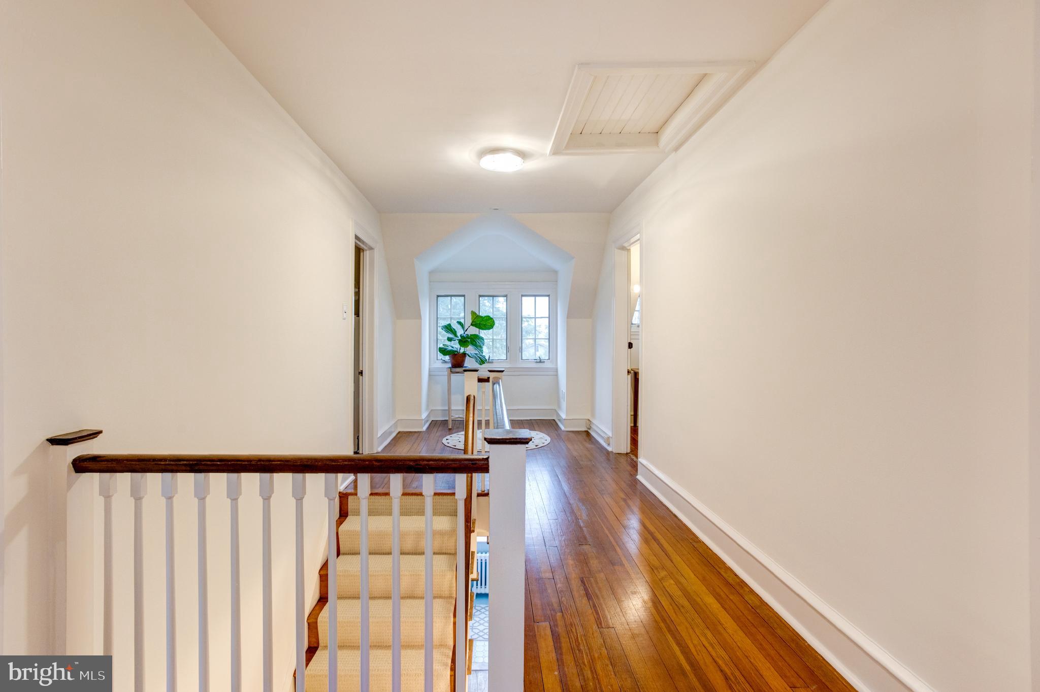 5 East Hampton Road Philadelphia, PA 19118 - Photo 26 of 32