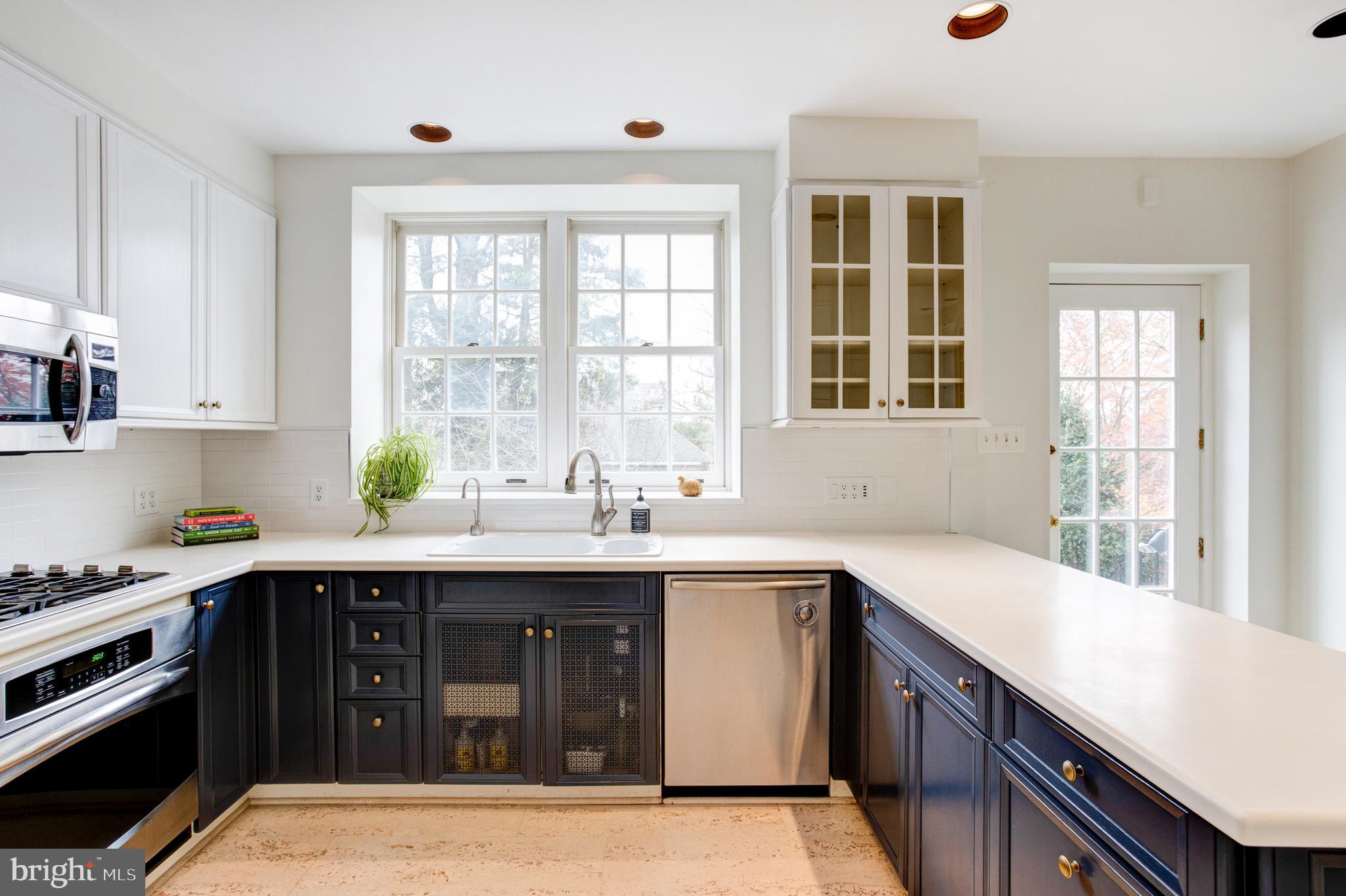 5 East Hampton Road Philadelphia, PA 19118 - Photo 5 of 32