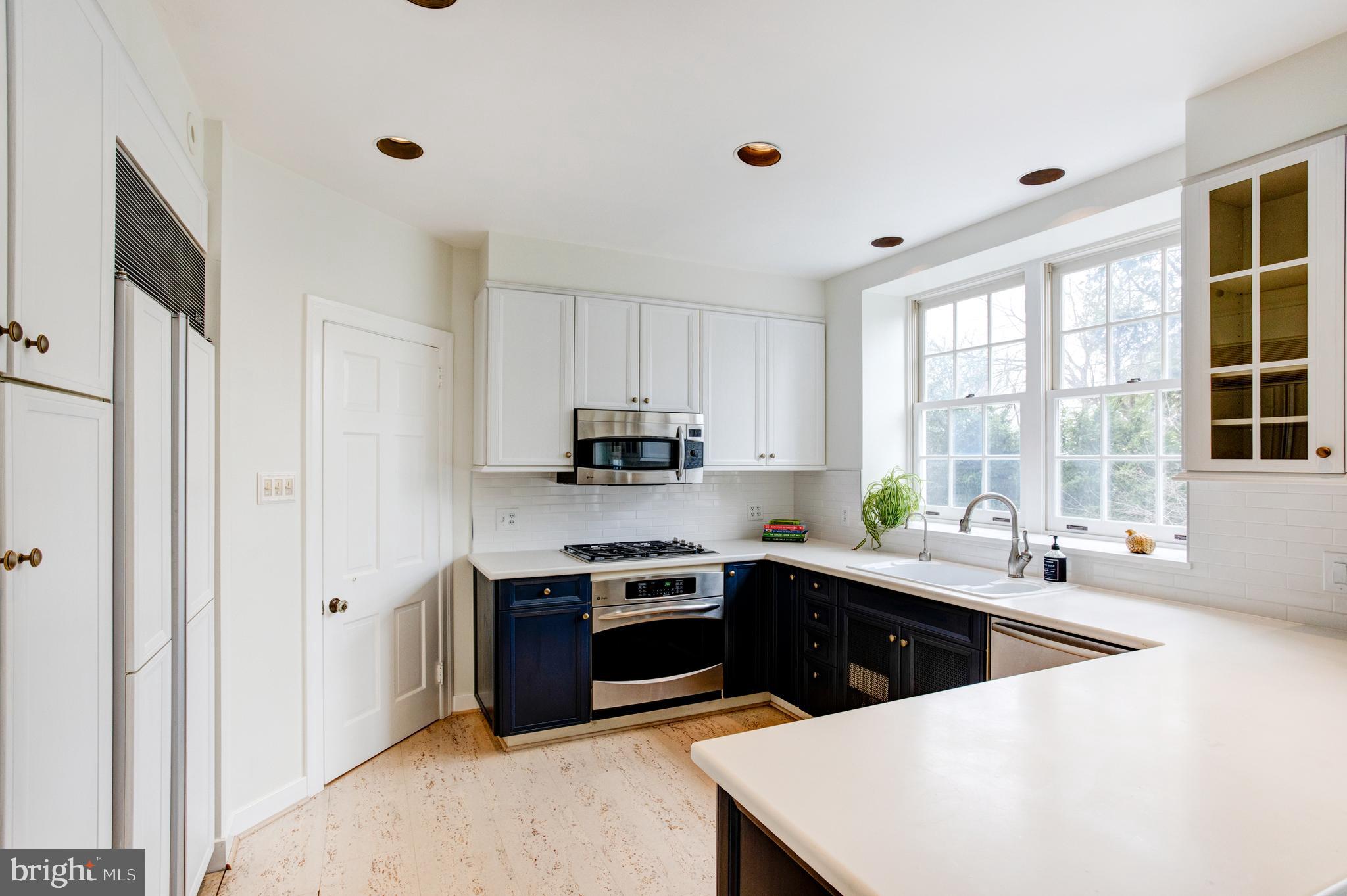 5 East Hampton Road Philadelphia, PA 19118 - Photo 6 of 32