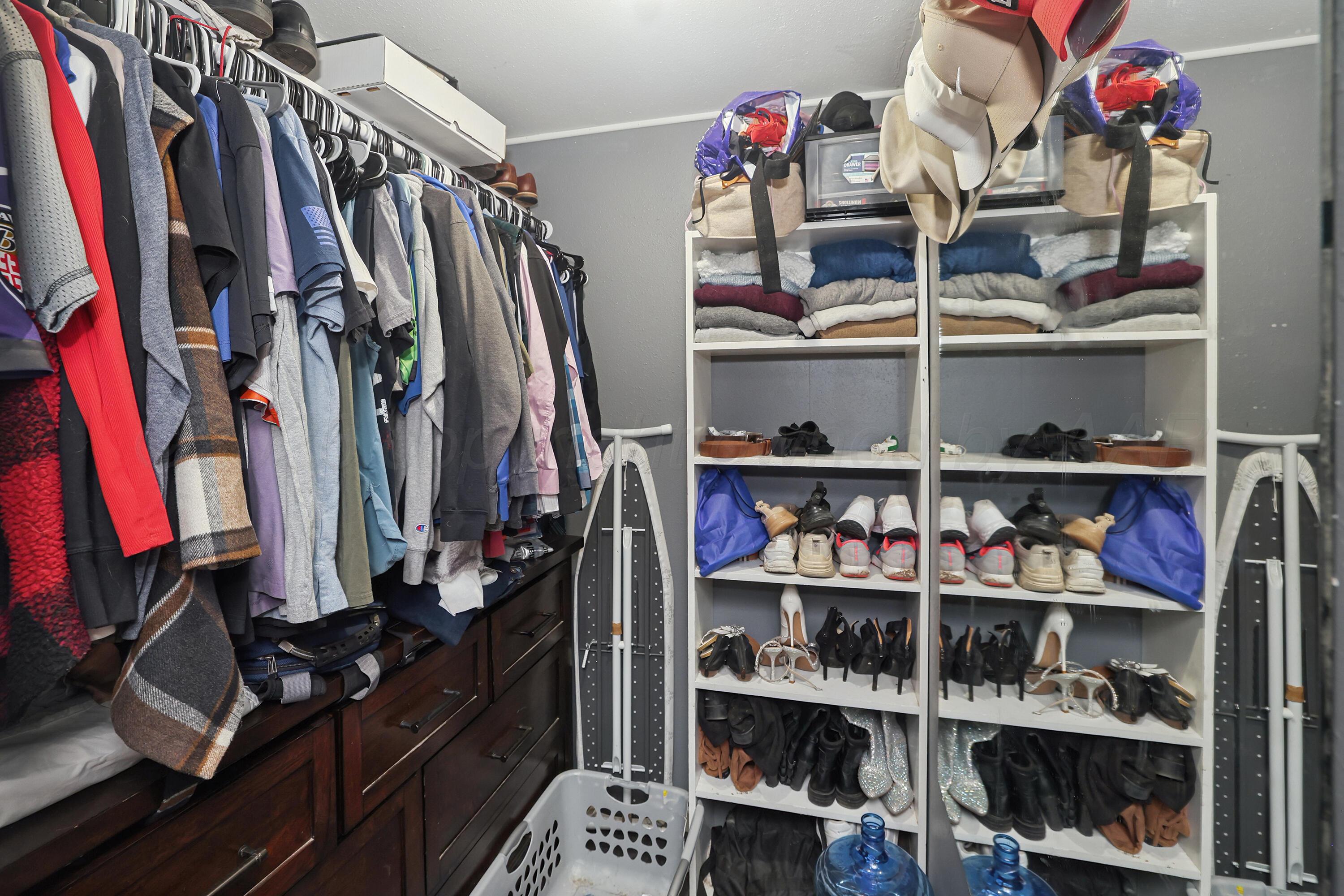 4119 Crockett Street Amarillo, TX 79110 - Photo 13 of 26 13-Primary Closet
