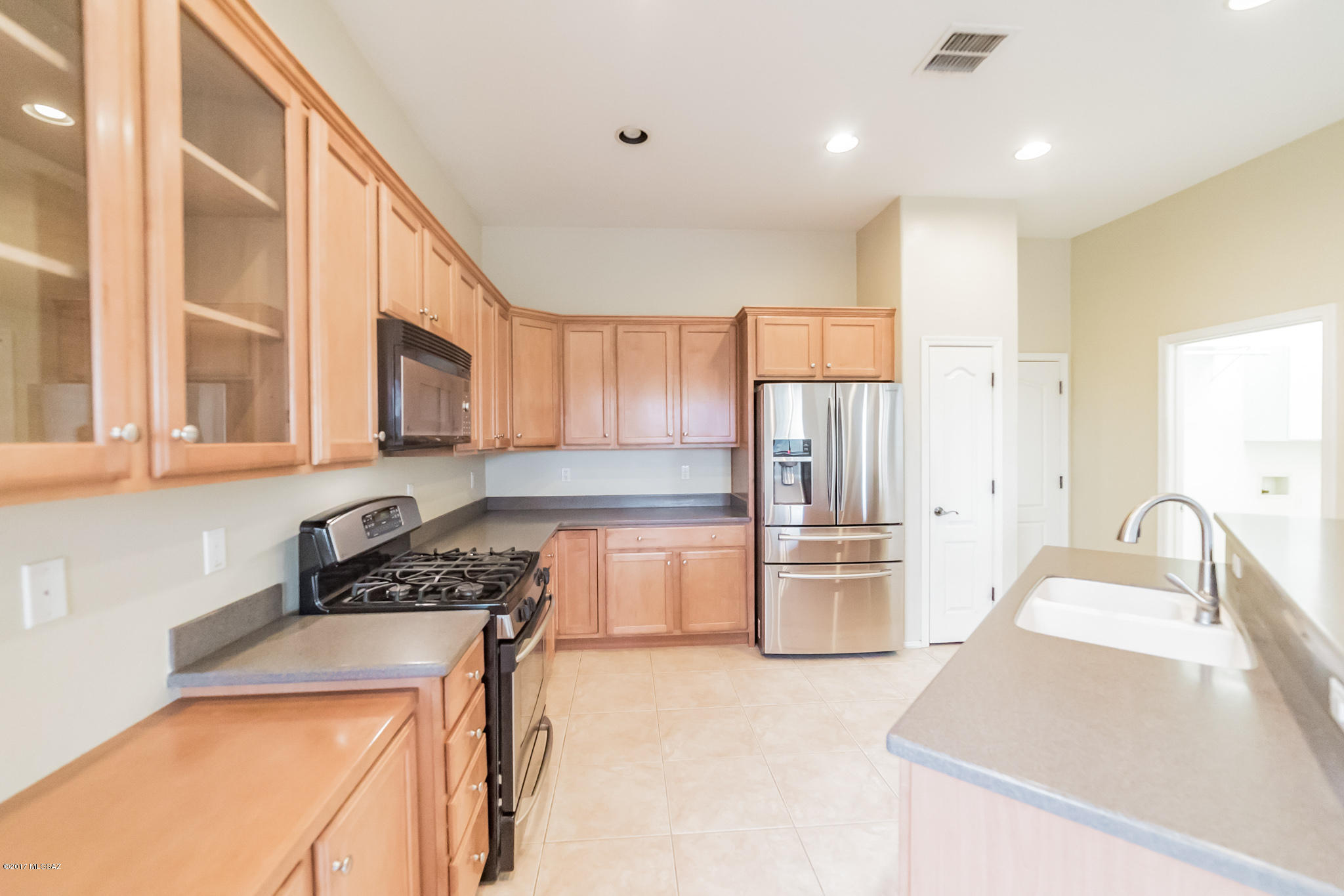 7908 North Rondure Loop Tucson, AZ 85743 - Photo 7 of 29 Gallery Image 7