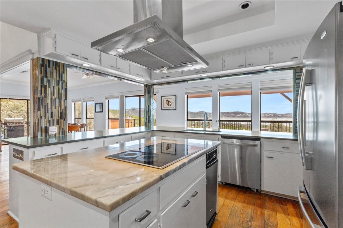 6714 Mountain Trail Austin, TX 78732 - Photo 16 of 37