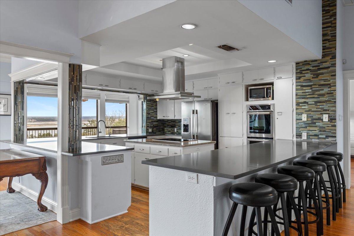 6714 Mountain Trail Austin, TX 78732 - Photo 19 of 37