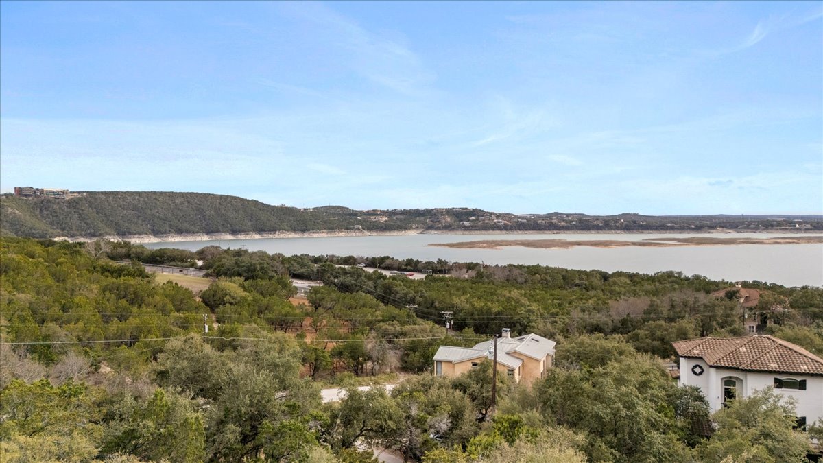 6714 Mountain Trail Austin, TX 78732 - Photo 6 of 37