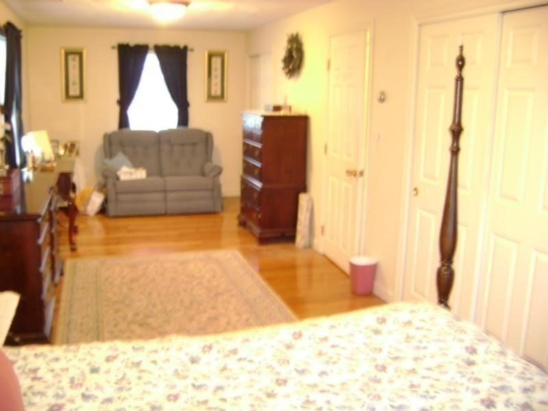 12 Bruce Road Waltham, MA 02453 - Photo 9 of 19 Gallery Image 9