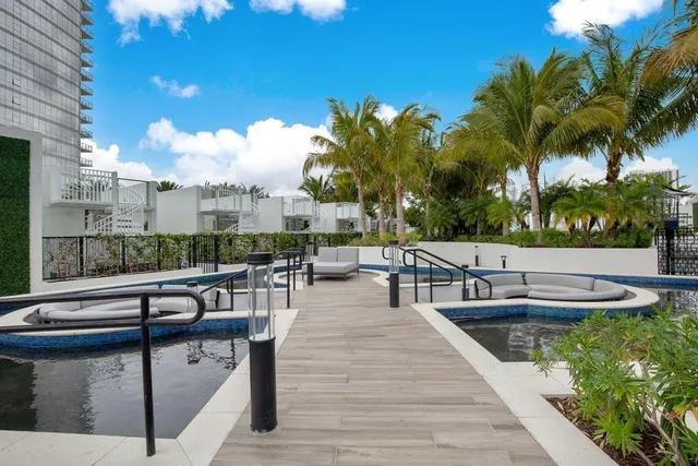 a picture of city view