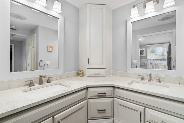 $579,900 | 1914 Eastwood Avenue, Janesville, WI 53545